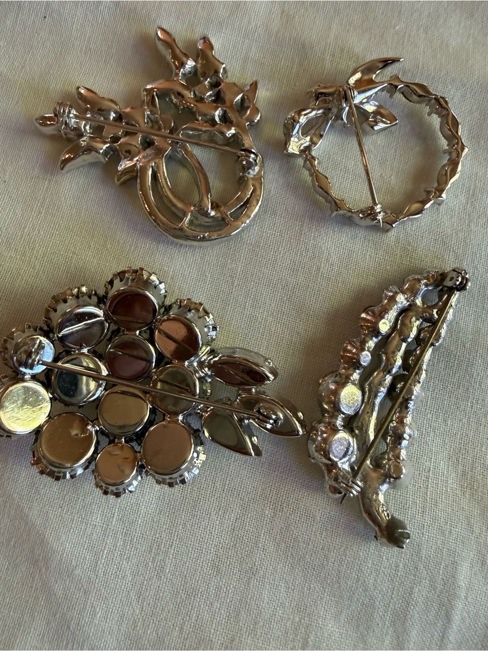 Vintage Rhinestone Brooches 4 brooches Crystal Clear Rhinestone brooches - Picture 7 of 11